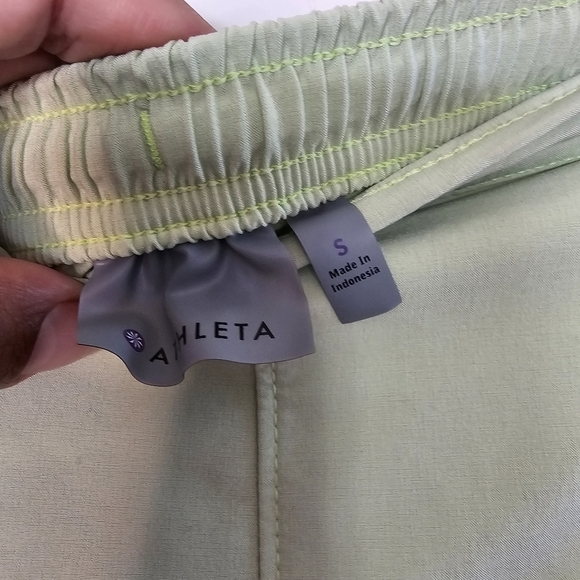 Athleta Womens Stellar Running Shorts lime Green Size Small - Picture 5 of 9